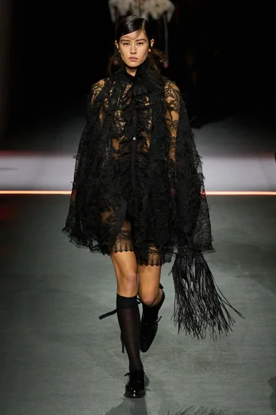 Look 48